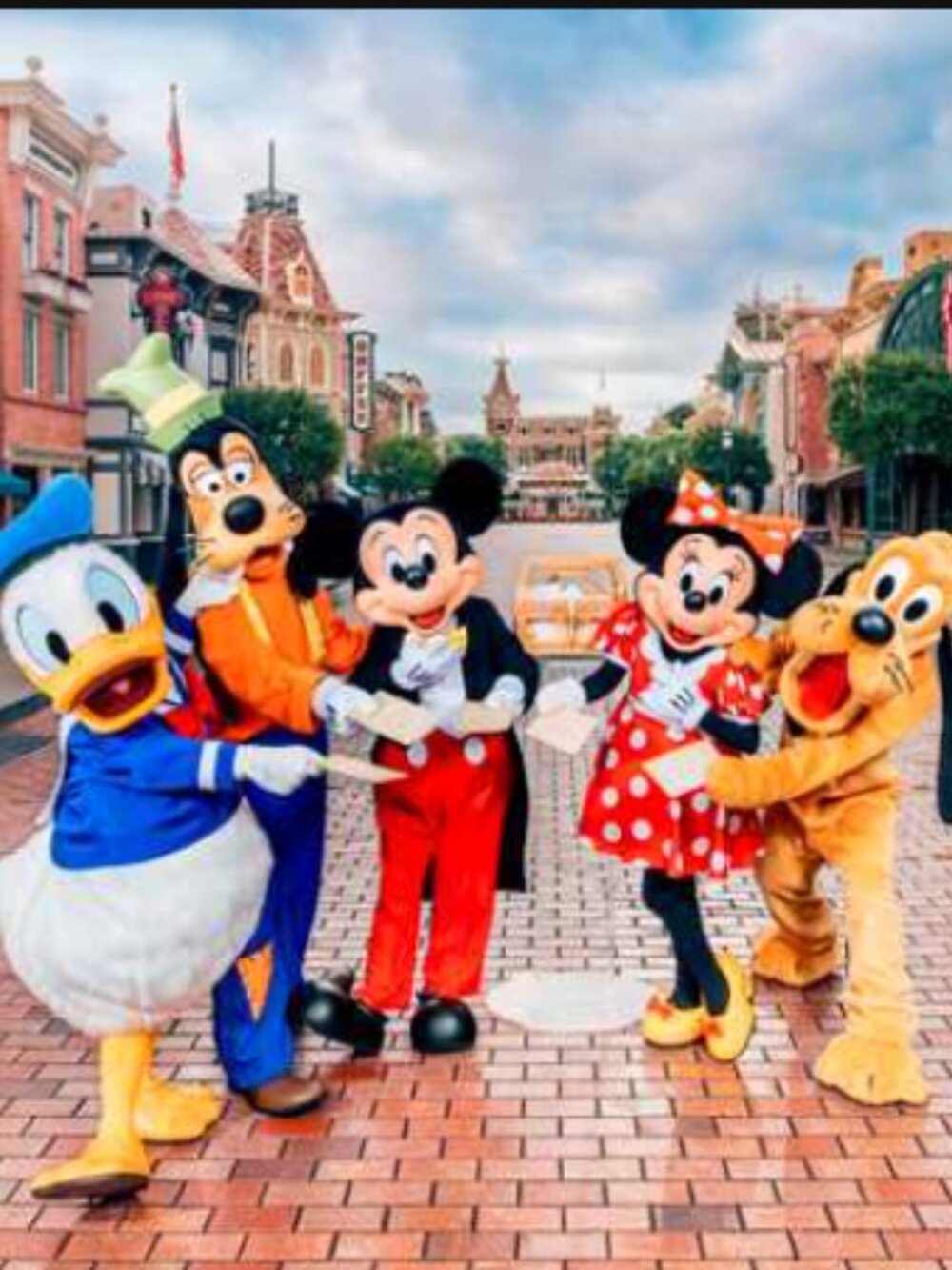 Disney Drop - M-I-C-K-E-Y M-O-U-S-E  -  Tee's, Sweatshirts, Bags!!